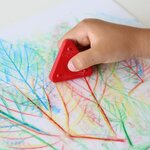 PRIMO 079TRI30PAST Triangles a la cire pour frottage, extremement durables, super résistants, en pot a 30 pieces, 10 couleurs pastel