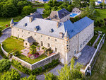 SMARTBOX - Coffret Cadeau Escapade en famille de 2 jours en suite dans un château de l'Aubrac -  Séjour