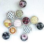 Magnet époxy mini Ø12mm Noir et motifs 12 pièces