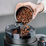Cafetière filtre avec broyeur intégré