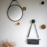 Miroir noir rond en acier avec sangle en cuir synthétique Ø 60 cm