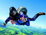 DAKOTABOX - Coffret Cadeau - Sensations parachute - 50 activités dont 10 sauts à 4000 mètres d'altitude