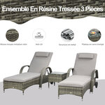 Lot de 2 transats bains de soleil grand confort : matelas  têtière  inclinaison réglable multipostions  accoudoirs  roulettes + table basse verre trempé résine tressée grise