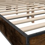 vidaXL Cadre de lit chêne fumé 135x190 cm bois d'ingénierie et métal