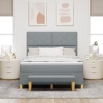 vidaXL Lit à sommier avec matelas et banc gris clair 140x200 cm tissu