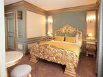 SMARTBOX - Coffret Cadeau Puy du Fou® 2025 - Séjour 2 jours / 1 nuit - Hôtel Le Grand Siècle 2 adultes -  Séjour