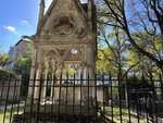 SMARTBOX - Coffret Cadeau Visite guidée en famille du cimetière du Père Lachaise pour 4 personnes à Paris -  Sport & Aventure