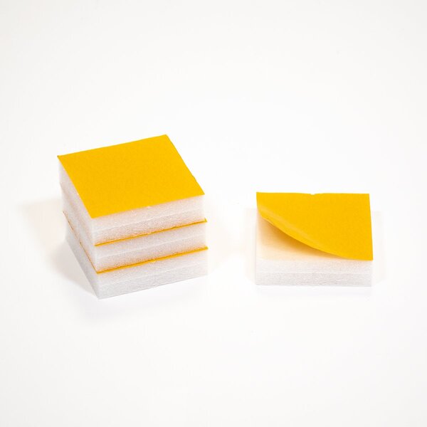 Lot de 4 plots en mousse blancs avec adhésif 10x10x3cm
