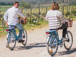 SMARTBOX - Coffret Cadeau Visite de chai avec dégustation de vin  pique-nique et location de vélos dans un château à Sauternes -  Gastronomie