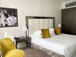 SMARTBOX - Coffret Cadeau Séjour de 2 jours en hôtel 4* au centre de Cannes avec champagne -  Séjour