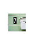 THIRARD - Plaque de signalisation 7  marquage blanc sur fond noir  panneau ABS à visser  56x120mm