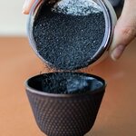 Porte-encens coupelle Noir et Doré + Sable noir + Bâtonnets Palo Santo