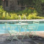 Salon de jardin bistro pliable - table carrée dim. 60L x 60l x 71H cm avec 2 chaises - métal thermolaqué vert d'eau