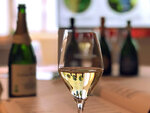 SMARTBOX - Coffret Cadeau Initiation au sabrage de champagne avec dégustation et visite de cave près de Reims -  Gastronomie