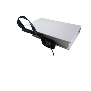 Coffret avec cale pour carte cadeau, blanc, 121x68x20mm