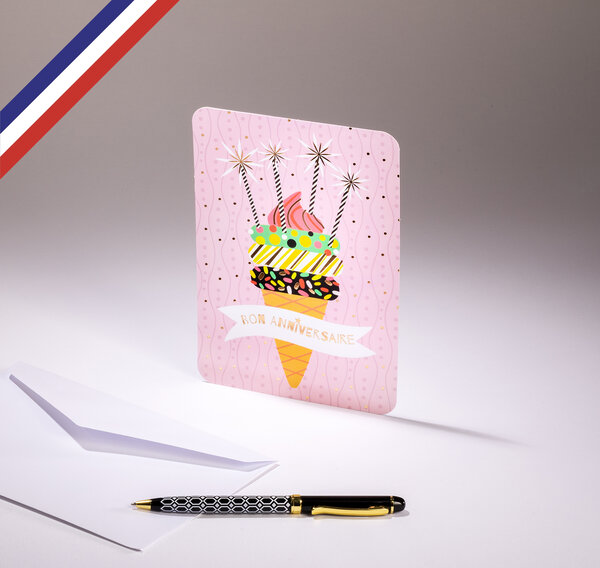 Carte simple happy word ! Créée et imprimée en france sur papier certifié pefc - bon anniversaire - glace d'anniversaire