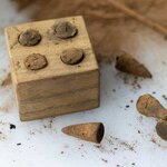 DIY encens - Moule en bois pour 4 cônes + Poudre Patchouli tendre + Poudre de finition
