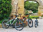 SMARTBOX - Coffret Cadeau Séjour de charme en famille : 3 jours en gîte avec VTT électriques aux portes d'Uzès -  Séjour