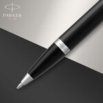 stylo-bille IM laque noire avec attributs chromés PARKER