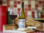 SMARTBOX - Coffret Cadeau Dégustation de 4 cuvées  balade et pique-nique pour 2 dans les jardins d’un château du Beaujolais -  Sport & Aventure