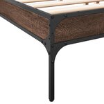 vidaXL Cadre de lit chêne marron 200x200 cm bois d'ingénierie et métal