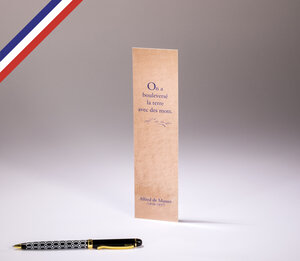 Marque-page créé et imprimé en France - "On a bouleversé la terre avec des mots"