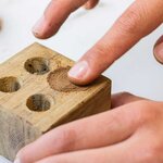DIY encens - Moule en bois pour 4 cônes + Poudre Patchouli tendre + Poudre de finition