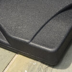 Pied de parasol base de lestage parasol carré dim. 41 5L x 41 5I x 35H cm poids net 20 Kg ciment HDPE noir