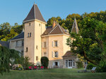 SMARTBOX - Coffret Cadeau Séjour gourmand et détente aux portes de Grenoble : 2 jours en château avec dîner et 2h au spa -  Séjour