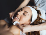 SMARTBOX - Coffret Cadeau Coffret cadeau de Noël bien-être : 1 massage ou soin du visage pour 1 personne -  Bien-être