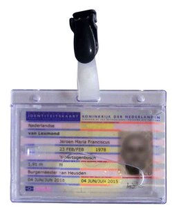 Pack de 25 porte-badge PVC Rigide avec clip 60 x 90 mm Transparent PAVO
